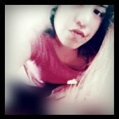 † ✞ ˘◡˘ ♡ ♥Los secretos arden.
Las mentiras queman.♥ ❤❤•Miley Cyrus• Instagram: magui.mnc