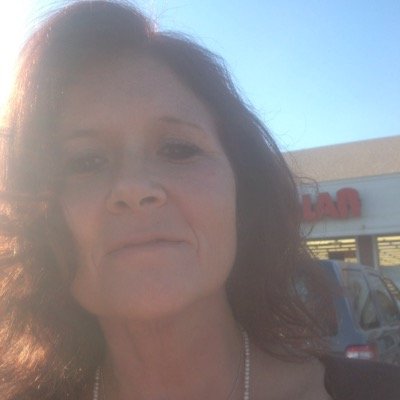 lesliehope13's profile picture. 