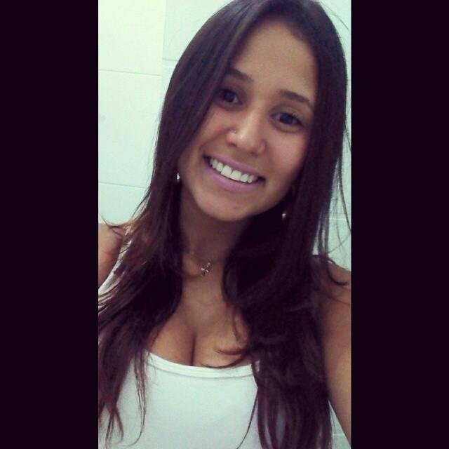 Eu cheguei ao mundo sem ter nada, e dele não vou levar nem sombra, eu to aqui pra dar risada, ser feliz e tirar onda!