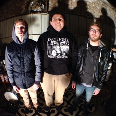 Grunge/Noise-Rock from OKC 

Nate-Guitar/Vox Joe-Bass Wesley-Drums