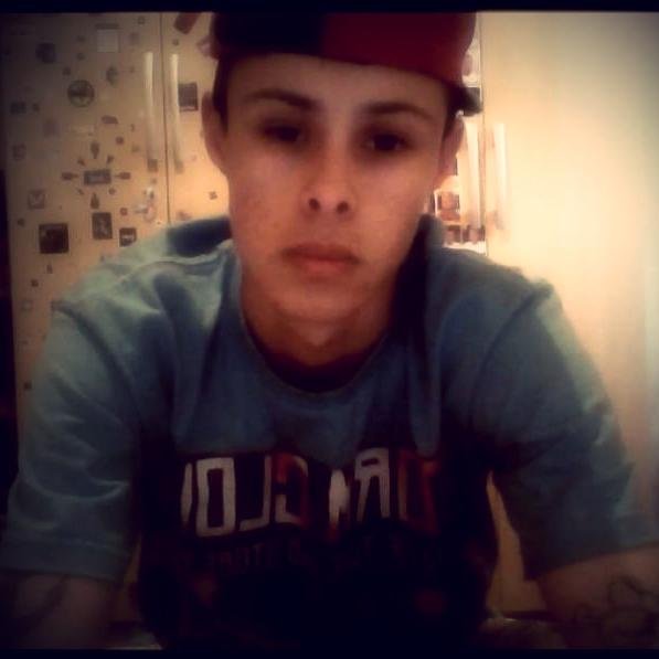 19 anos kk namorando :) kk ciumento kk fofo e carinhoso whats 55 9618-6807 Insta : _Luucian.vinicius