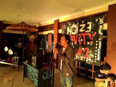 si kimcil anak nakal suka mencuri ketimun ayo lekas di tangkap jangan di beri minum