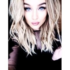 {Mi piacciono le persone che mi fanno ridere, quando non voglio nemmeno sorridere.}