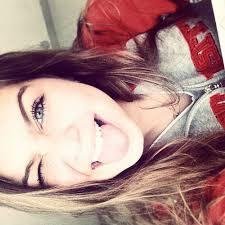 Ela é marrenta mas tem o coração mole ~~