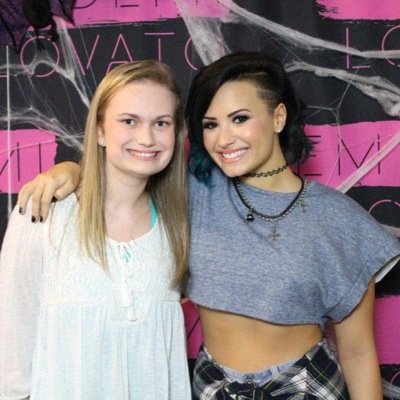 Artist, Writer, Actress, Dreamer, Fangirl, lives solely off cartoons and Broadway
