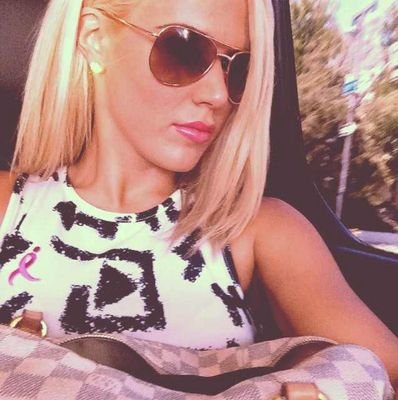 People will stare & judge so be fabulous like me #RavishingRussian