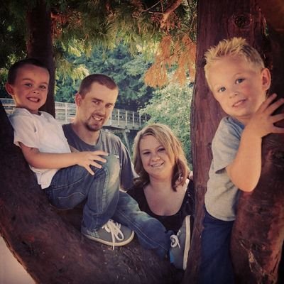 britt_0909's profile picture. I ❤ crafts, volunteering & helping others! I have crazy friends and an even crazier family.