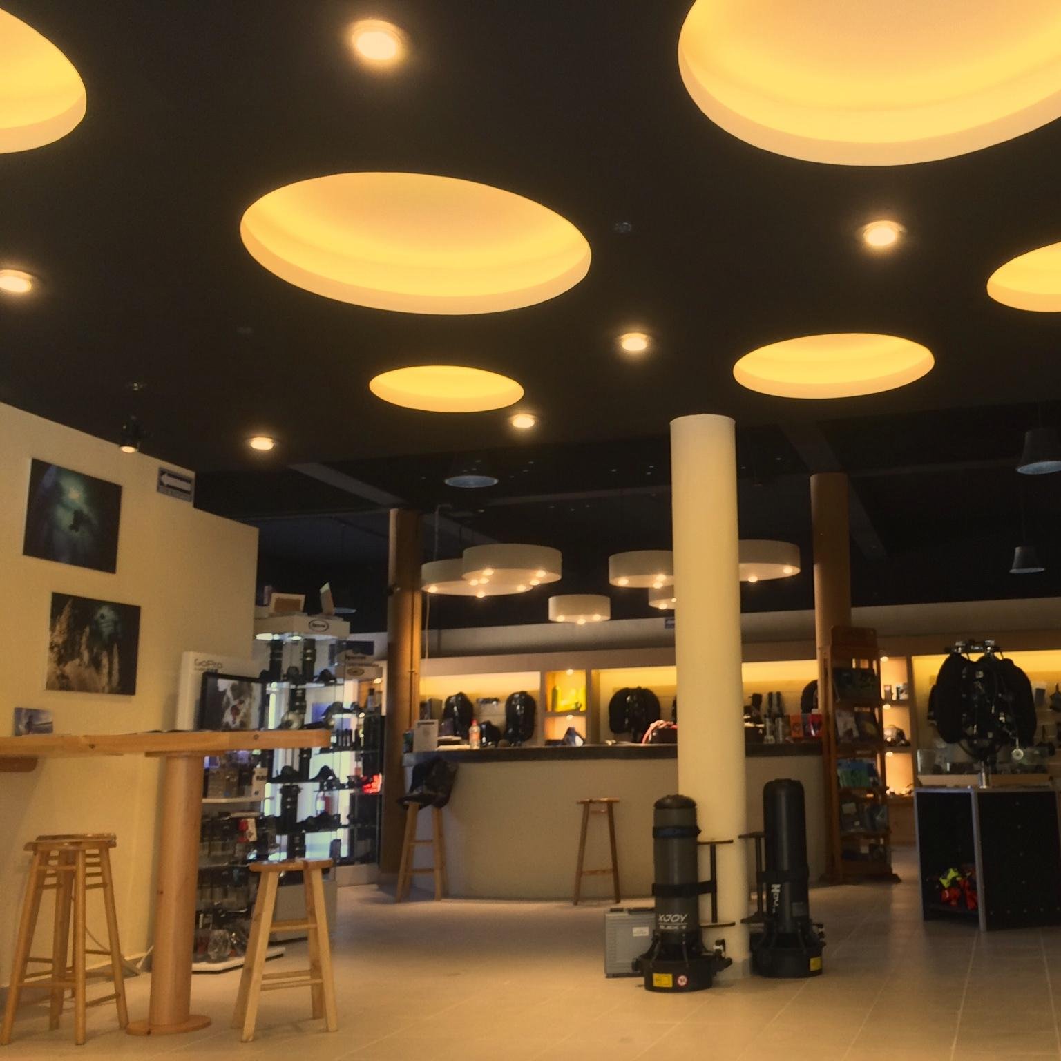 ZERO GRAVITY is the retail outlet and support base for DIR-Mexico. In addition to high quality instruction and 
superior training programs.