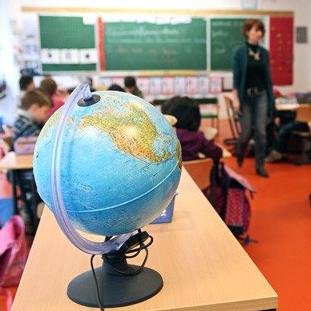 Official account of the French Embassy's Teaching Assistant Program in France, which sponsors 1,100 Americans to teach English in French schools each year!