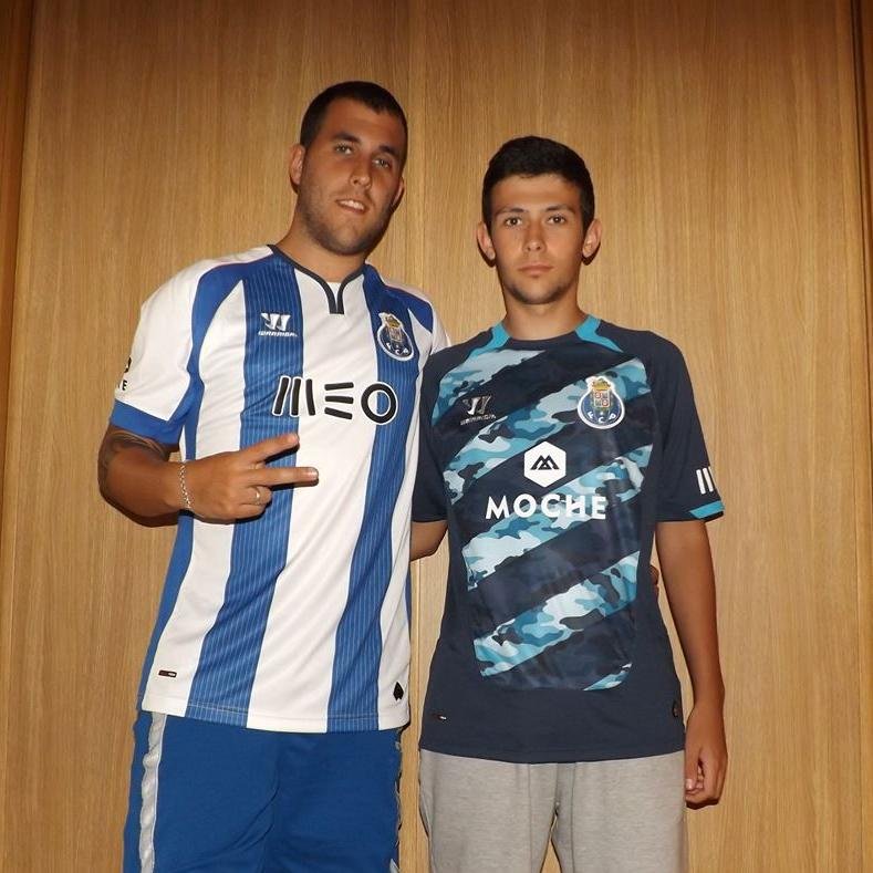 Superpinheiro10's profile picture. Extrugasa Rio Ulla; ES-AL; +-1,72 m; #12
LoLer novato (WAVE Raulpin12), buscando xente amistosa dende 1996