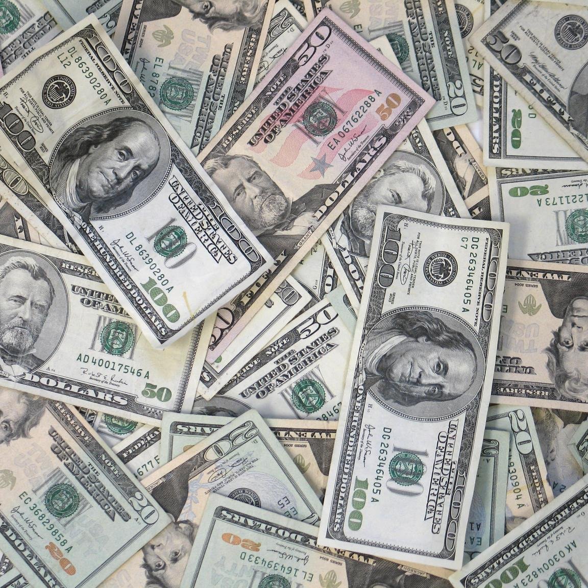 Creating financial freedom through affiliate marketing, network marketing, and social media. Earning #income with all #MLM #smallbiz #mktg #blogging