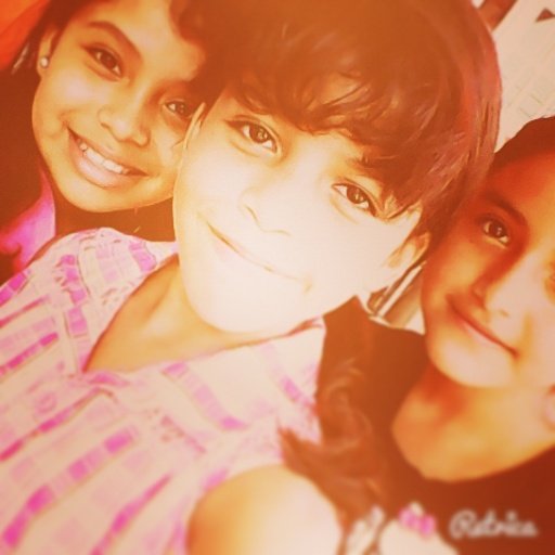 Sigueme y te sigo, mi otro Twitter es: @DanielaF1903 Instagram: Daniela0319 ❤ -Contesto Los Mensajes Directos- •Musica•
