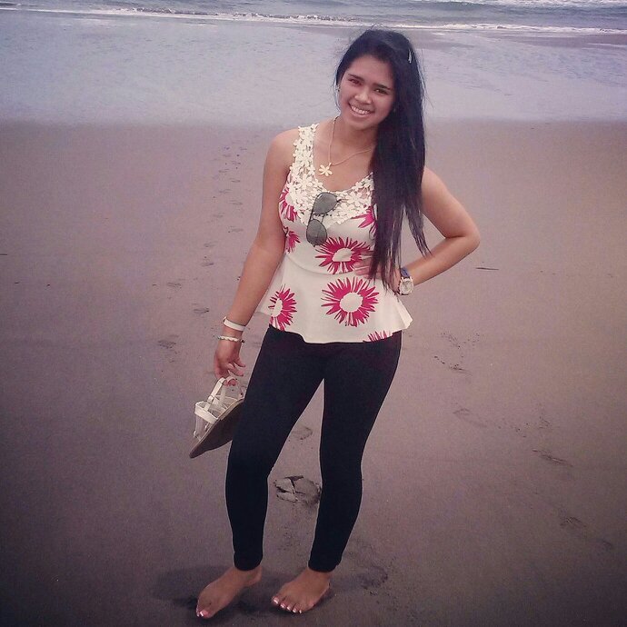 ⌣┈̥-̶̯͡»̶̥*̣̣̣Hi!Tengo 20años,e encanta la musik,m gusta estar con mis amigos y mi family.I like tuitear frases.Followmeplease!Sigueme Y TeSigo*̣̣̣«̶̥ -̶̯͡┈̥⌣