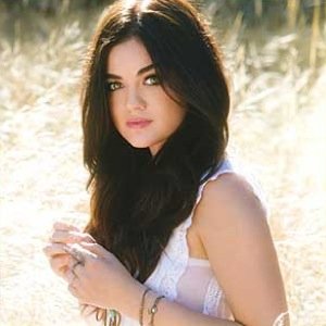 I never really knew my mom. She died giving birth to me. Now I'm old enough to go out into the world. Dad: Elijah. Mom: Unkown. |19/Vamp/Single|