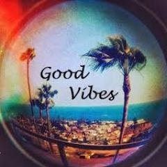 Olhos vermelhos por causa do Sol. ✌