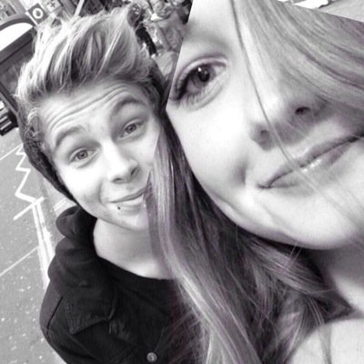 Follow @outcastcalxm bc she gave u a free follow