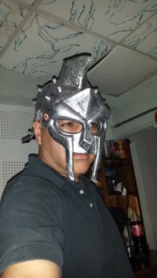 DJ, PRODUCTOR, TRABAJADOR, FIESTERO Y BUENA ONDA JAJAJAJAA.