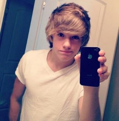 hi i am ben drowned u shouldn't have done that ✴crush on @arianaburton1 ♥◽dad @killerjeffthe mom:@_lazari_ sister: @xxxplaywithmexx