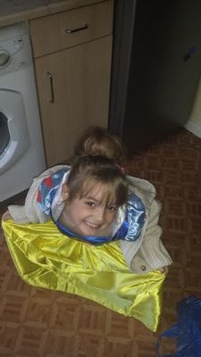 im a fun person, always happy, im a Yummy Mummy, im very bubbley l0l x wna knw mre ask heheh... (Maxine) xox love to my galz nd family xox