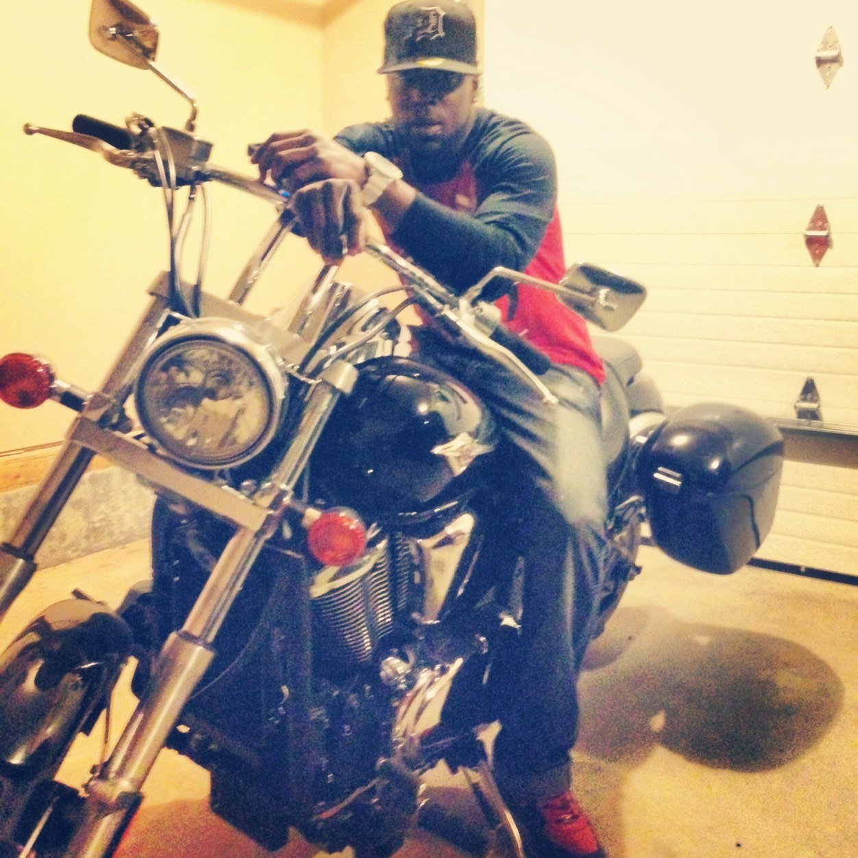 Instinc_NoFame's profile picture. Upcoming artist from the streets of Muskegon,MI.   Good Music....  #NoFameEntertainment #TeamInstinc #SoulTrainMixTape