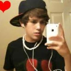 amo futebol. e principalmente o AUSTIN MAHONE!!!!!!!