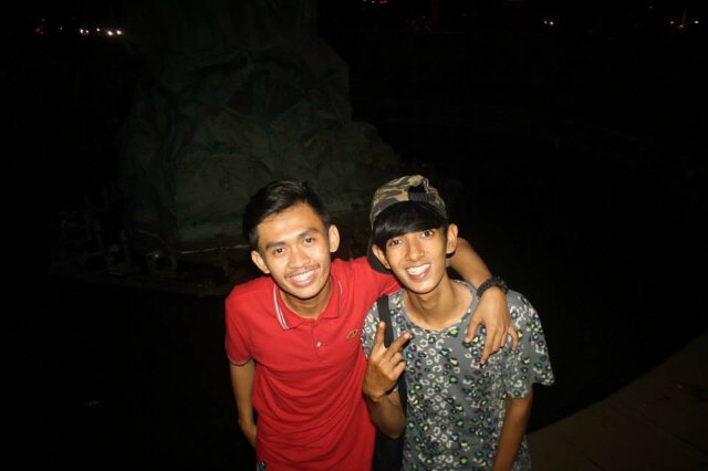 Resvy Yanwar23:*{} | tampil apa ada nya dan tetap jadi diri sendiri :)