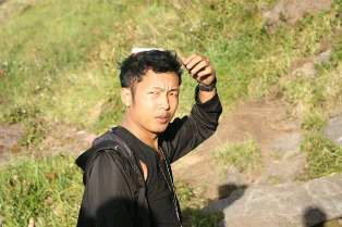 My Life My Adventur,
Simpel,serius tapi santai.
hidup tu saling menghargai dan harus memiliki tujuan serta komit dengan planning.