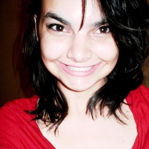 Geminiana. Apaixonada pela vida, e por tudo que faça bem. ♥
