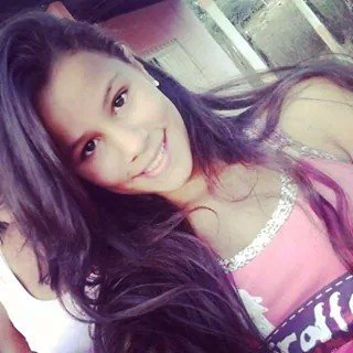 Facebook : Nívea Santanna    Instagram : nyvynhahsantana