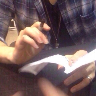 lukesgirlhands's profile picture. luke has girl hands