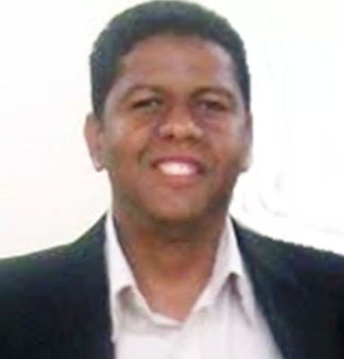 Sou líder religioso e palestrante motivacional.