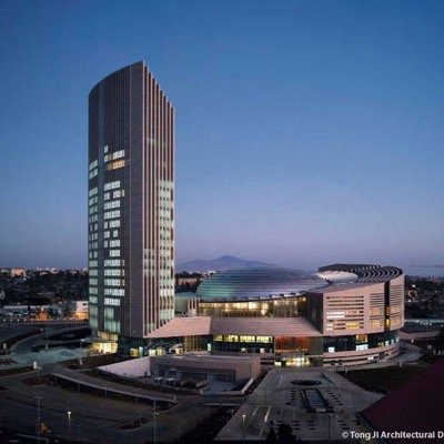 LoneBenjamintg2's profile picture. Am black !!