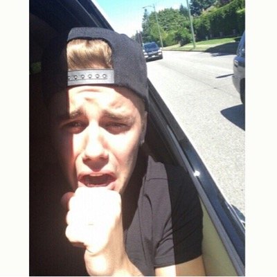 tt original : lperdomo_ (criei essa p votar #EMABiggestFansJustinBieber )