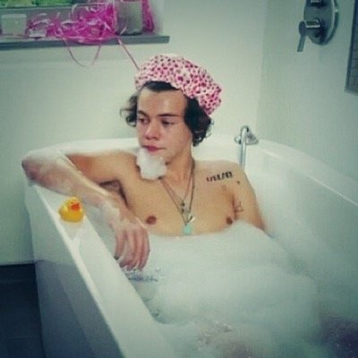 FREE FOLLOW FROM ME FOLLOW @thatloserniall PLEASE