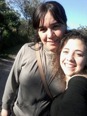 No sonrio todo el tiempo por que sea Feliz.. Soy Feliz por que sonrio TODO el tiempo.. :3