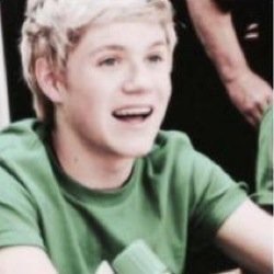 HIII READ THE LINK IN MY BIO FOR EASY QUICK MONEY 100% REAL BRUH earn money for 1d and 5sos tickets bruh CLICK LINK IN BIO