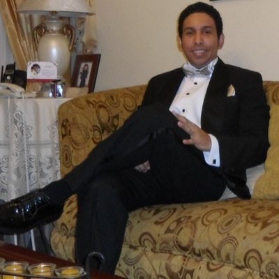 Joven Soltero Trabajador Profesional Amigoso fan del Manchester de los Steelers de Ricardo Arjona y del cine..