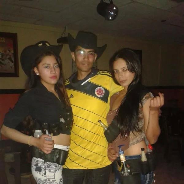 Solo soy alguien q vive y disfruta cada momento de mi vida como si fuera el ultimo. Por que para mi un mañana no existe