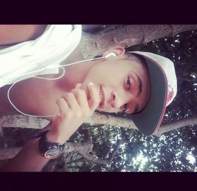 iverton28's profile picture. aprende uma coisa  ...   Deus deu a vida para  cada um   cuidar da  sua  ^_^ !