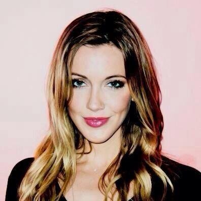 i know only two things 
1) laurel lance is the black canary
2) captain swan is OTP