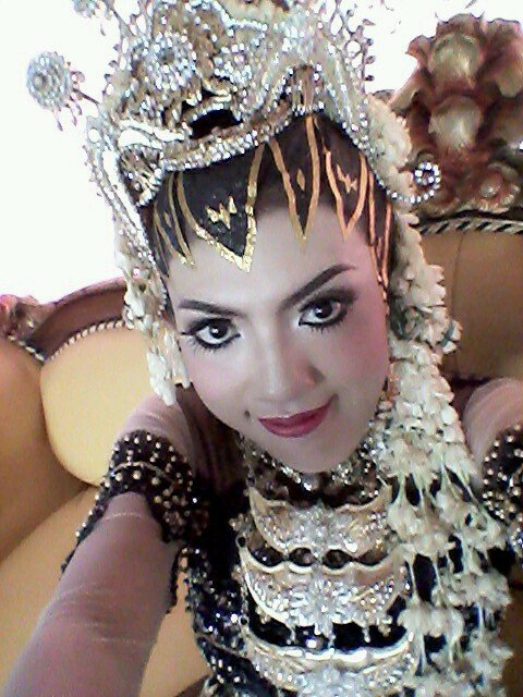 dibalik sebuah kejadian ada sisi baikx yg diambil dari kejadian tersebut