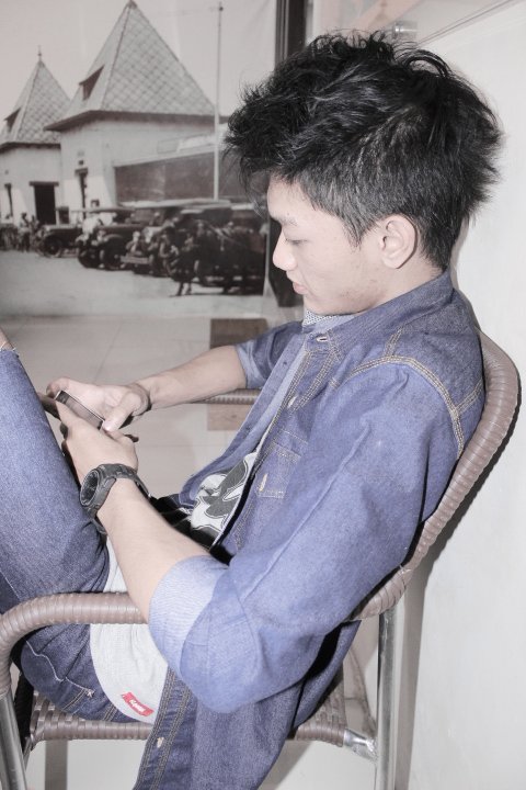 ferdy_septyan's profile picture. Bandung , 19 September • Guitaris We Are RIOT! • Follow @WeAreRiot__ • BSC ( Brother Speed Cornering ) •