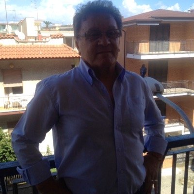 Sono uno Chef de Cuisine, ma in pensione. Ho sempre amato questa professione che dà molte soddisfazione di vita. Parlo 3 lingue correttamente, e sono felice.