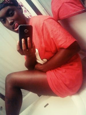 Ityia Witchett; High School Graduate ; Single; 20 Years Of Age; December 4th; Sagittarius; All About A Check