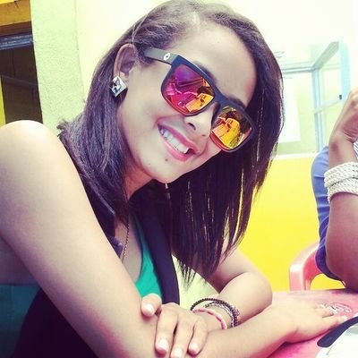 Est. com. social,Modelo,Bailarina de belly dance,locutora,adicta a las fotos amante de la buena vida si quieres saber mas de mi sigueme y conoceme.