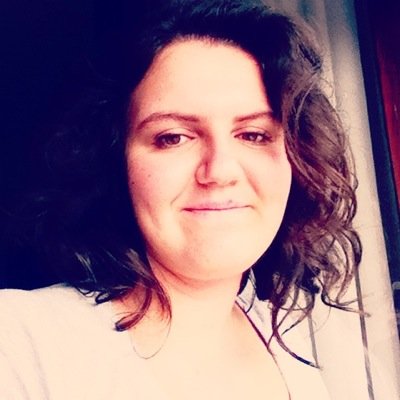 blood_kisses's profile picture. I libri mi hanno cambiato, mi hanno fatto ridere, piangere, disperare, morire e risorgere, mi hanno donato così tanto che non potrò mai ricambiare equamente