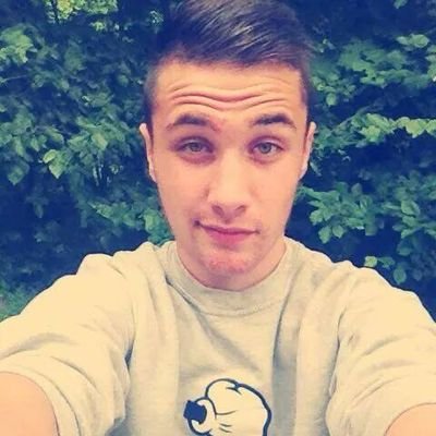 Pas besoins de biographie tu ma cru pour qui..? Clique sur follow et tu me suis. Follow me et je te follow back #Team Barca #TeamNeymar #TeamMessi #TeamArsenal