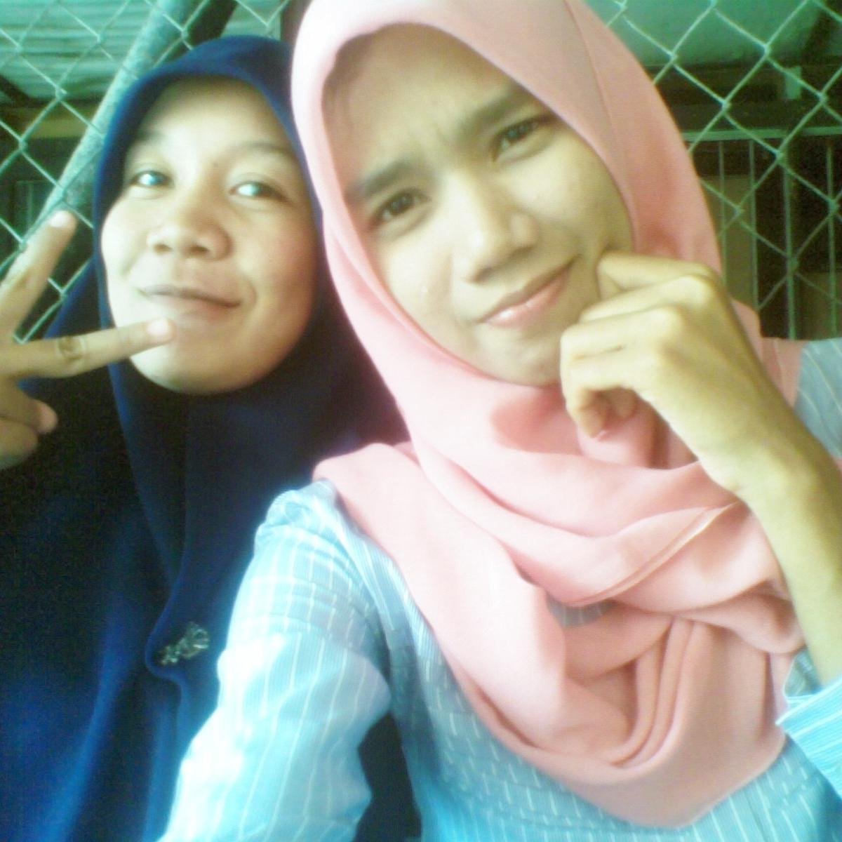 yutekgoshiejema's profile picture. i am single and verry happy :v :p