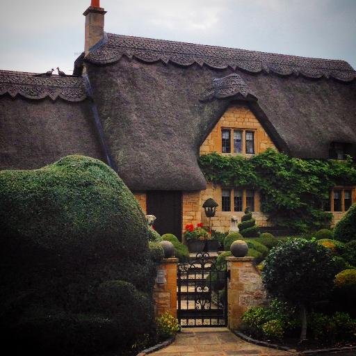 We write about The Cotswolds... Wonderful, Beautiful and Interesting Cotswolds... Nature, Events and Cotswolds Businesses.