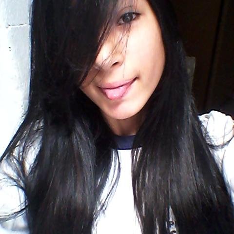 13 anos, chata, legal, marrenta, ciumenta, bipolar rs,, de tdu um pouco *-*